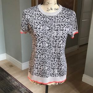 John Jenn Pull Over animal Print Short Sleeve Sweater, sizeXS